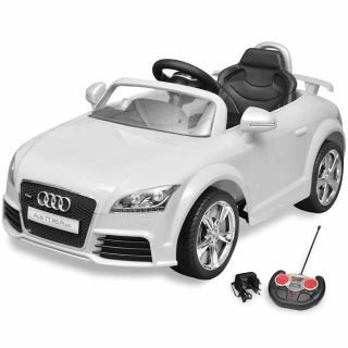 Детский электромобиль Audi TT RS белого цвета с дистанционным управлением