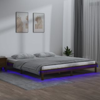 LED-voodiraam, meepruun, 140 x 200 cm, männipuit