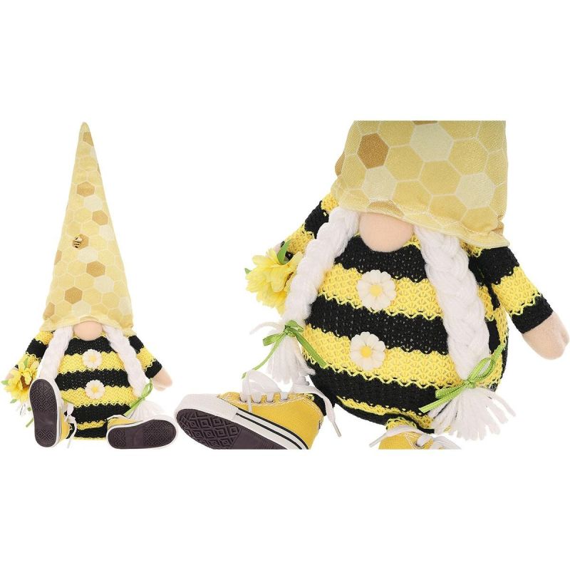 SQUARE GNOME SITTING BEE 35+6CM IN SNEAKERS SPRING DECORATION